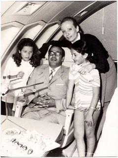 Visita del Presidente Saragat, con i nipotini, al Boeing 747 &quot;Jumbo-Jet&quot;, all'aeroporto di Fiumicino