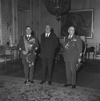Il Presidente della Repubblica Giuseppe Saragat incontra il Generale di Squadra A Vincenzo Lucertini, nuovo Capo di Stato Maggiore dell'Aeronautica
