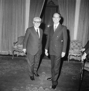 Il Presidente della Repubblica Giovanni Leone con Emilio Colombo, presidente del Consiglio dei ministri