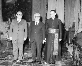 Il Presidente della Repubblica Giovanni Leone riceve sua Eccellenza Mons. Alfredo Battisti, nuovo arcivescovo di Udine per il giuramento di rito
