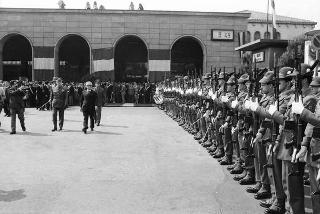 Arrivo del Presidente della Repubblica Giovanni Leone  alla Stazione ferroviaria di Vicenza, in occasione della visita ufficiale alla città, per l'inaugurazione della Mostra Palladiana