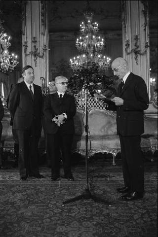Il Presidente della Repubblica Giovanni Leone incontra Mario Toros, Ministro per i problemi delle Regioni, e Lodovico Montini, presidente del Fondo delle Nazioni Unite per l'infanzia, con i partecipanti alla riunione dell'UNICEF