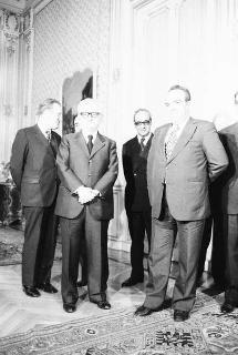 Mohamed Masmudi, ministro degli esteri della Tunisia, con il sottosegretario di Stato agli affari esteri Mario Pedini e l'ambasciatore della Tunisia a Roma Ahmed Ben Arfa