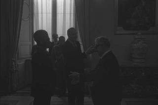 Il Presidente della Repubblica Giovanni Leone riceve Kimoto Kayukwa, nuovo ambasciatore del Zaire e Hermann Meyer Linderberg, nuovo ambasciatore della Repubblica Federale di Germania, entrambi per la presentazione delle lettere credenziali