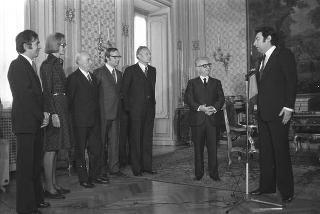 Incontro del Presidente della Repubblica Giovanni Leone con Peter Nichols, presidente del Consiglio direttivo dell'Associazione della Stampa estera in Italia e i componenti del nuovo Consiglio