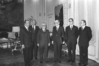 Il Presidente della Repubblica Giovanni Leone riceve la visita di Ezio Riondato, presidente della Cassa di Risparmio di Padova e Rovigo, con i dirigenti dell'Istituto
