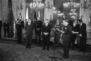 Il Presidente della Repubblica Giovanni Leone incontra Umberto Ortolani, presidente della Federazione mondiale della stampa italiana all'estero, con editori e direttori della stampa italiana all'estero