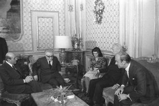 Colloquio del Presidente della Repubblica Giovanni Leone con Maurice Couve de Murville, presidente della Commissione esteri della Camera dei deputati francese, accompagnato da Carlo Russo, presidente della Commissione esteri di Montecitorio e dall'ambasciatore di Francia a Roma, François Puaux