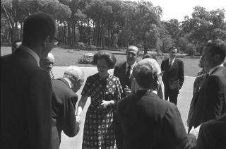 Il Presidente della Repubblica Giovanni Leone e la signora Vittoria Leone ricevono in visita privata a Castelporziano LL. MM. il Re del Belgio Baldovino e la Regina Fabiola