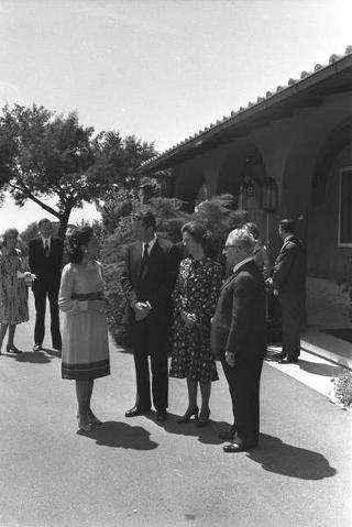 Il Presidente della Repubblica Giovanni Leone e la signora Vittoria Leone ricevono in visita privata a Castelporziano LL. MM. il Re del Belgio Baldovino e la Regina Fabiola