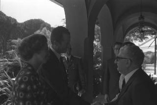 Il Presidente della Repubblica Giovanni Leone e la signora Vittoria Leone ricevono in visita privata a Castelporziano LL. MM. il Re del Belgio Baldovino e la Regina Fabiola