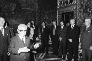 Il Presidente della Repubblica Giovanni Leone incontra Ludovico Biraghi Lossetti, presidente dell'IBM-Italia, con il Consiglio d'amministrazione e l'Ufficio di Presidenza internazionale della Società