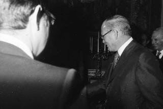 Il Presidente della Repubblica Giovanni Leone incontra Ludovico Biraghi Lossetti, presidente dell'IBM-Italia, con il Consiglio d'amministrazione e l'Ufficio di Presidenza internazionale della Società