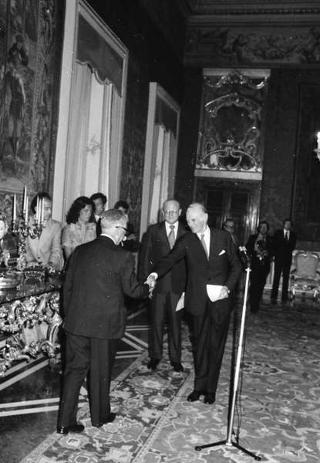 Il Presidente della Repubblica Giovanni Leone incontra Ludovico Biraghi Lossetti, presidente dell'IBM-Italia, con il Consiglio d'amministrazione e l'Ufficio di Presidenza internazionale della Società