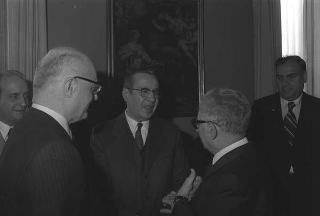 Il Presidente della Repubblica Giovanni Leone incontra Giovanni Bersani, presidente del Movimento Cristiano Lavoratori, con il Comitato esecutivo nazionale e i dirigenti del sodalizio