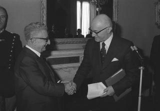 Il Presidente della Repubblica Giovanni Leone incontra Giovanni Bersani, presidente del Movimento Cristiano Lavoratori, con il Comitato esecutivo nazionale e i dirigenti del sodalizio