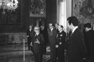 Il Presidente della Repubblica Giovanni Leone incontra Peter Nichols, presidente del Consiglio direttivo dell'Associazione della Stampa estera in Italia
