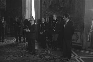 Il Presidente della Repubblica Giovanni Leone incontra Peter Nichols, presidente del Consiglio direttivo dell'Associazione della Stampa estera in Italia