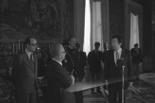 Il Presidente della Repubblica Giovanni Leone incontra Peter Nichols, presidente del Consiglio direttivo dell'Associazione della Stampa estera in Italia