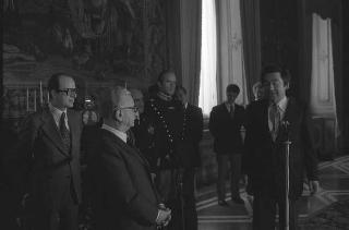 Il Presidente della Repubblica Giovanni Leone incontra Peter Nichols, presidente del Consiglio direttivo dell'Associazione della Stampa estera in Italia