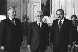 Il Presidente della Repubblica Giovanni Leone riceve in udienza Ottavio Senties, Governatore di Città del Messico, con Luciano Radi, sottosegretario agli esteri e Trevino Zapata, ambasciatore del Messico a Roma