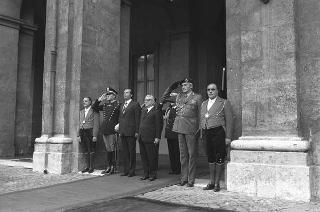 Il Presidente della Repubblica Giovanni Leone salute il Presidente della Repubblica del Venezuela Carlos Andrés Pérez in visita di Stato in Italia