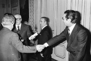 Il Presidente della Repubblica Giovanni Leone incontra  Saturno Nevola, Presidente della Sezione Combattenti e Reduci del Segretariato Generale della Presidenza della Repubblica, con il Direttivo dell'Associazione