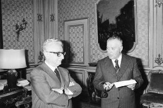 Il Presidente della Repubblica Giovanni Leone incontra  Saturno Nevola, Presidente della Sezione Combattenti e Reduci del Segretariato Generale della Presidenza della Repubblica, con il Direttivo dell'Associazione