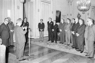Il Presidente della Repubblica Giovanni Leone incontra  Saturno Nevola, Presidente della Sezione Combattenti e Reduci del Segretariato Generale della Presidenza della Repubblica, con il Direttivo dell'Associazione