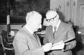 Il Presidente della Repubblica Giovanni Leone incontra  Saturno Nevola, Presidente della Sezione Combattenti e Reduci del Segretariato Generale della Presidenza della Repubblica, con il Direttivo dell'Associazione