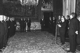 Il Presidente della Repubblica Giovanni Leone incontra l'on. Francesco Cossiga, Ministro dell'Interno, con i Prefetti di nuova nomina