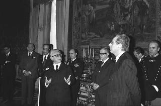 Il Presidente della Repubblica Giovanni Leone incontra l'on. Francesco Cossiga, Ministro dell'Interno, con i Prefetti di nuova nomina