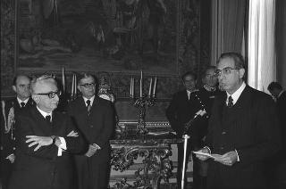 Il Presidente della Repubblica Giovanni Leone incontra l'on. Francesco Cossiga, Ministro dell'Interno, con i Prefetti di nuova nomina