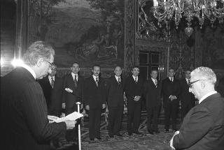Il Presidente della Repubblica Giovanni Leone incontra l'on. Francesco Cossiga, Ministro dell'Interno, con i Prefetti di nuova nomina