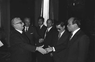 Il Presidente della Repubblica Giovanni Leone riceve  Swate Komalanhuti, nuovo ambasciatore del regno di Thailandia e Mohamoud Samir Ahmed, nuovo ambasciatore della Repubblica Araba d'Egitto per la presentazione delle lettere credenziali