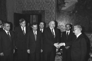 Incontro del Presidente della Repubblica Giovanni Leone con Necmettin Erbakan, vice primo ministro turco, con Luciano Radi, sottosegretario agli esteri e gli esponenti del governo turco
