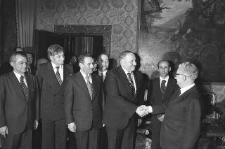 Incontro del Presidente della Repubblica Giovanni Leone con Necmettin Erbakan, vice primo ministro turco, con Luciano Radi, sottosegretario agli esteri e gli esponenti del governo turco