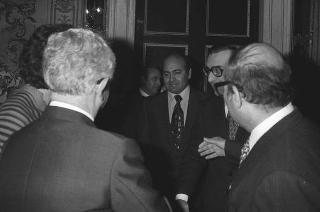 Presentazione degli auguri da parte del Corpo Diplomatico al Presidente. Al termine udienza all'ambasciatore del Pakistan, J.B. Kharas, per il dono di una medaglia d'oro coniata in occasione del centenario della nascita del fondatore della Nazione pakistana, Quaid-e-Azam Mohammad Ali Jinnah