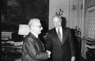 Il Presidente della Repubblica Giovanni Leone incontra il prof. Renato Dulbecco, Premio Nobel per la medicina