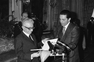Il Presidente della Repubblica Giovanni Leone incontra Massimo Campilli, presidente della Associazione Imprenditori Dirigenti Europei, con una rappresentanza del sodalizio, nel XV° anniversario di fondazione
