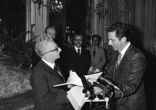 Il Presidente della Repubblica Giovanni Leone incontra Massimo Campilli, presidente della Associazione Imprenditori Dirigenti Europei, con una rappresentanza del sodalizio, nel XV° anniversario di fondazione