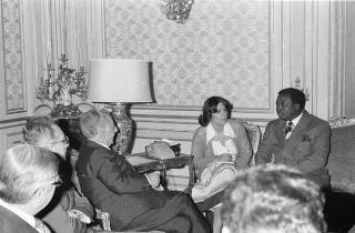 Il Presidente della Repubblica Giovanni Leone riceve in udienza Roger Felli, Ministro degli esteri del Ghana, accompagnato dal Ministro degli esteri Arnaldo Forlani