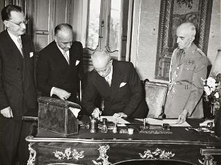 Cerimonia del giuramento dei ministri del VII Gabinetto De Gasperi nelle mani del Presidente della Repubblica Luigi Einaudi