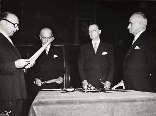 Cerimonia del giuramento dei ministri del VII Gabinetto De Gasperi nelle mani del Presidente della Repubblica Luigi Einaudi