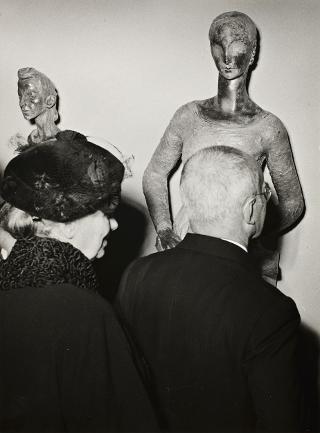 Intervento del Presidente della Repubblica e la Signora Einaudi alla cerimonia dell'inaugurazione della VI Esposizione Nazionale Quadriennale d'Arte (Roma, Palazzo delle Esposizioni)
