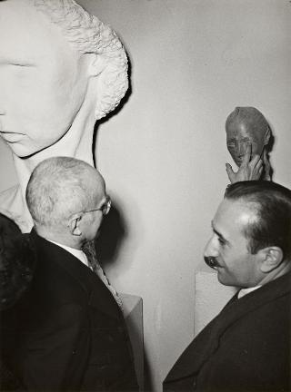 Intervento del Presidente della Repubblica e la Signora Einaudi alla cerimonia dell'inaugurazione della VI Esposizione Nazionale Quadriennale d'Arte (Roma, Palazzo delle Esposizioni)