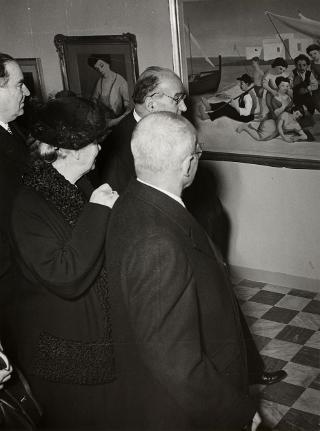 Intervento del Presidente della Repubblica e la Signora Einaudi alla cerimonia dell'inaugurazione della VI Esposizione Nazionale Quadriennale d'Arte (Roma, Palazzo delle Esposizioni)