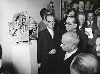 Intervento del Presidente della Repubblica e la Signora Einaudi alla cerimonia dell'inaugurazione della VI Esposizione Nazionale Quadriennale d'Arte (Roma, Palazzo delle Esposizioni)