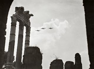 Rivista militare in occasione della Festa della Repubblica
