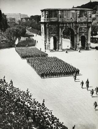 Rivista militare in occasione della Festa della Repubblica